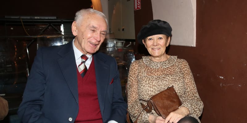 Svatopluk Matyáš s hereckou kolegyní Zdenou Hadrbolcovou 