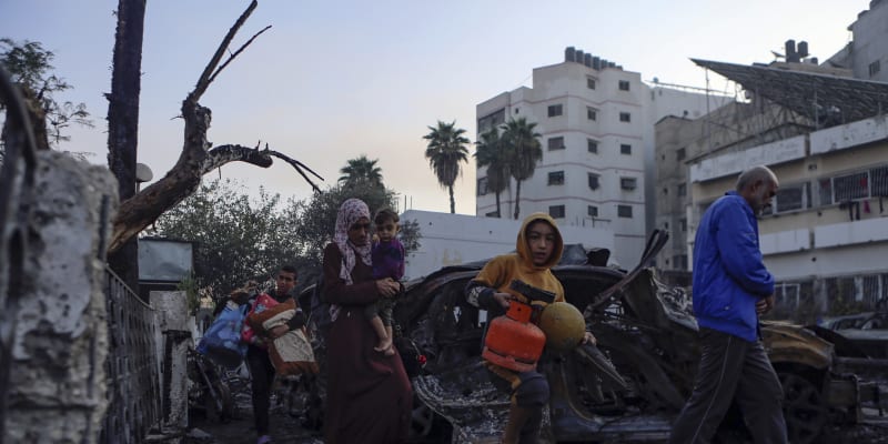 Následky výbuchu u nemocnice Al-Ahlí