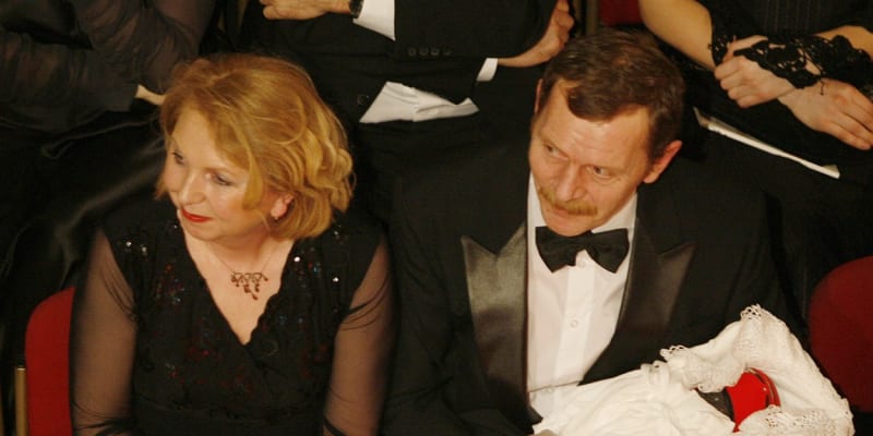 Jiří Schmitzer má s manželkou Irenou dvě děti. 