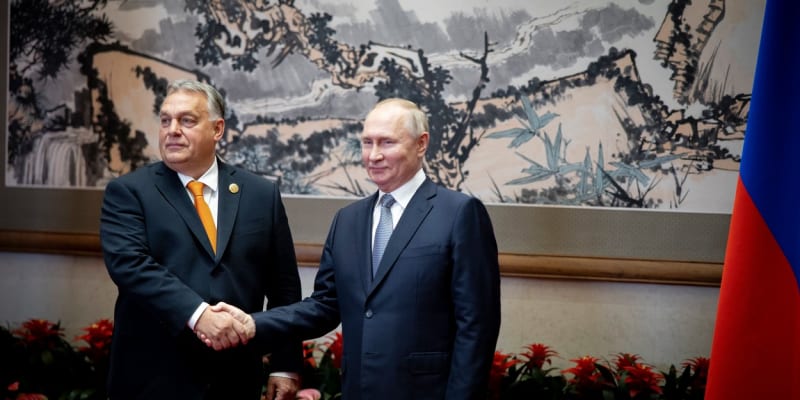 Viktor Orbán a Vladimír Putin během schůzky v Pekingu (17. 10. 2023)