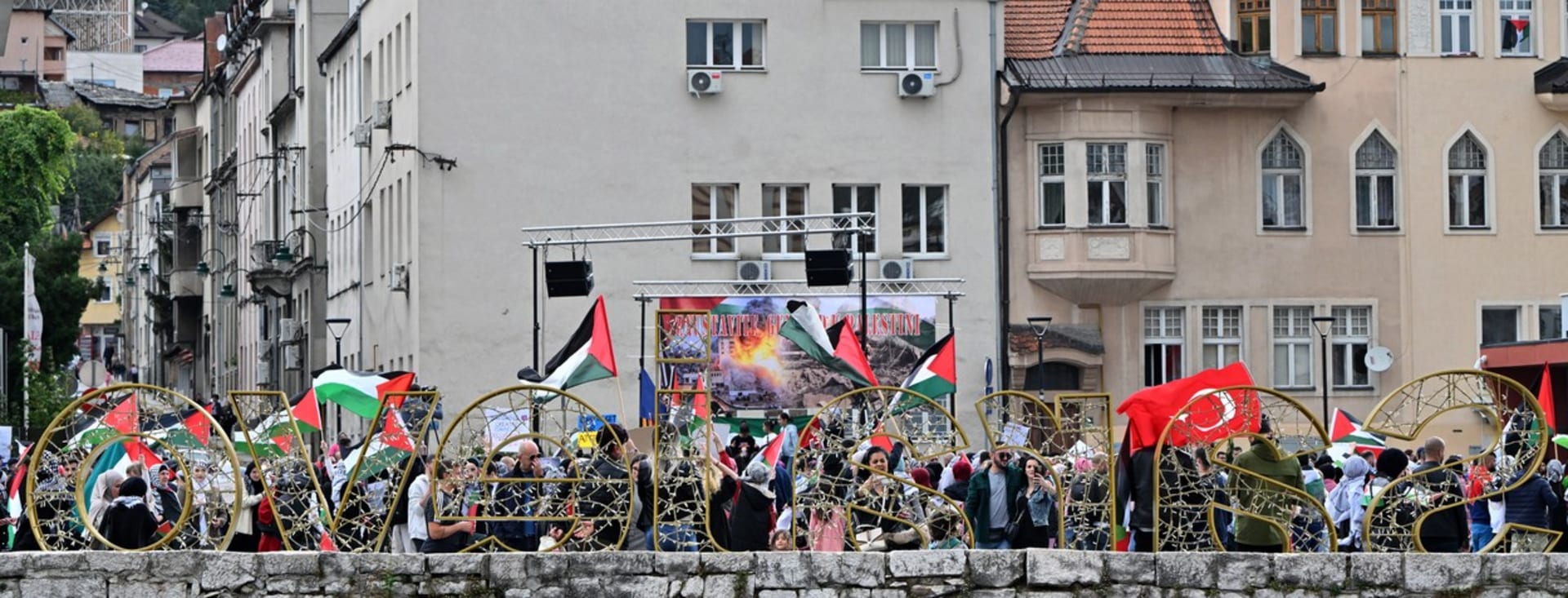 V Sarajevu se v neděli sešli lidé na podporu Palestiny.