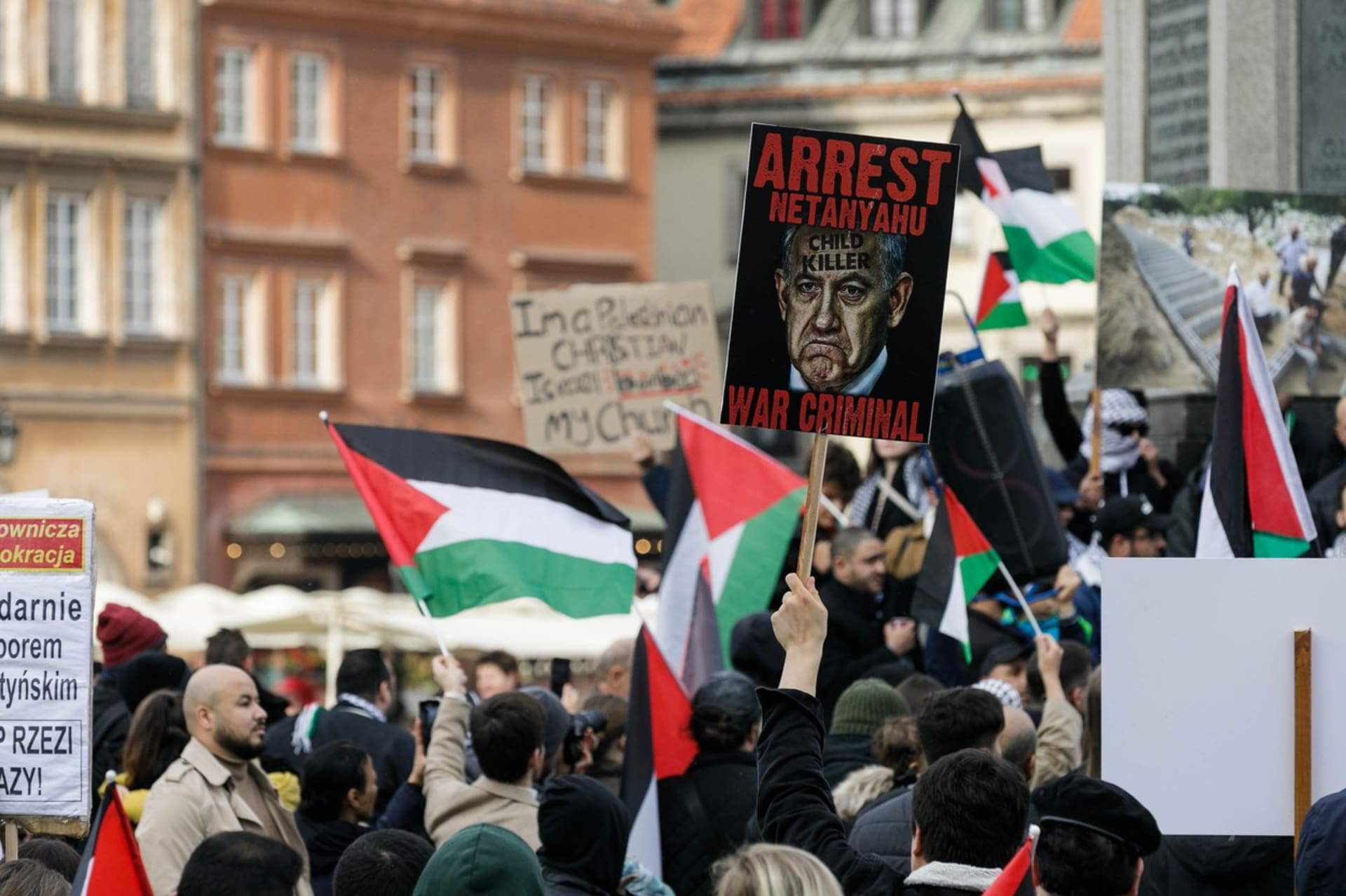 Propalestinská demonstrace ve Varšavě