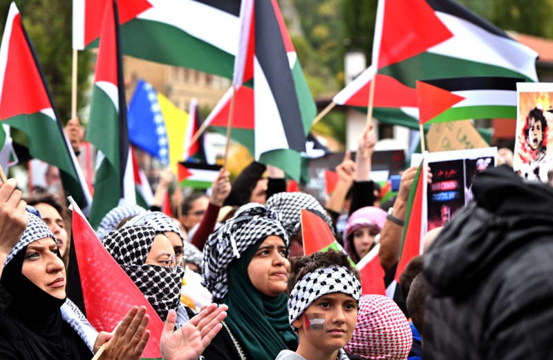 V Sarajevu se sešli lidé na podporu Palestiny.