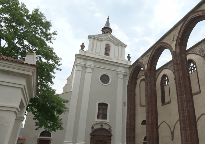 Sázavský klášter a gotický chrám, který by po dostavění býval stejně velký jako Katedrála sv. Víta v Praze.
