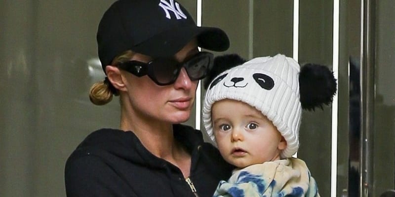 Paris Hiltonová se synem Phoenixem v New Yorku