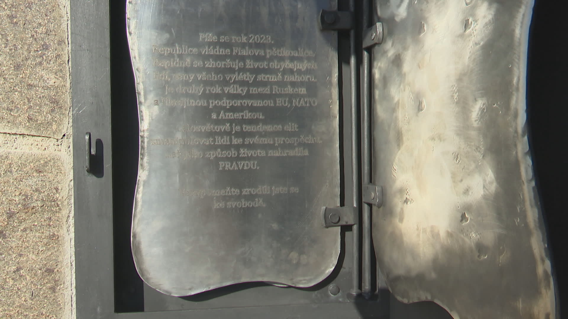 Pomník proti vládě v Plzni