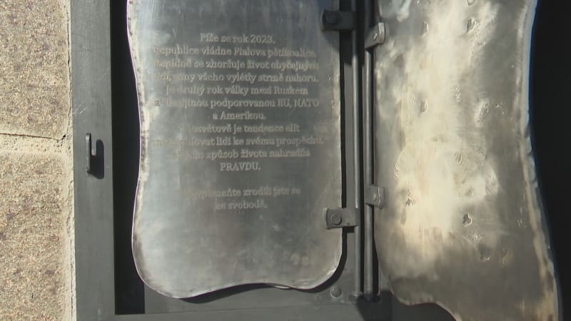 Pomník proti vládě v Plzni