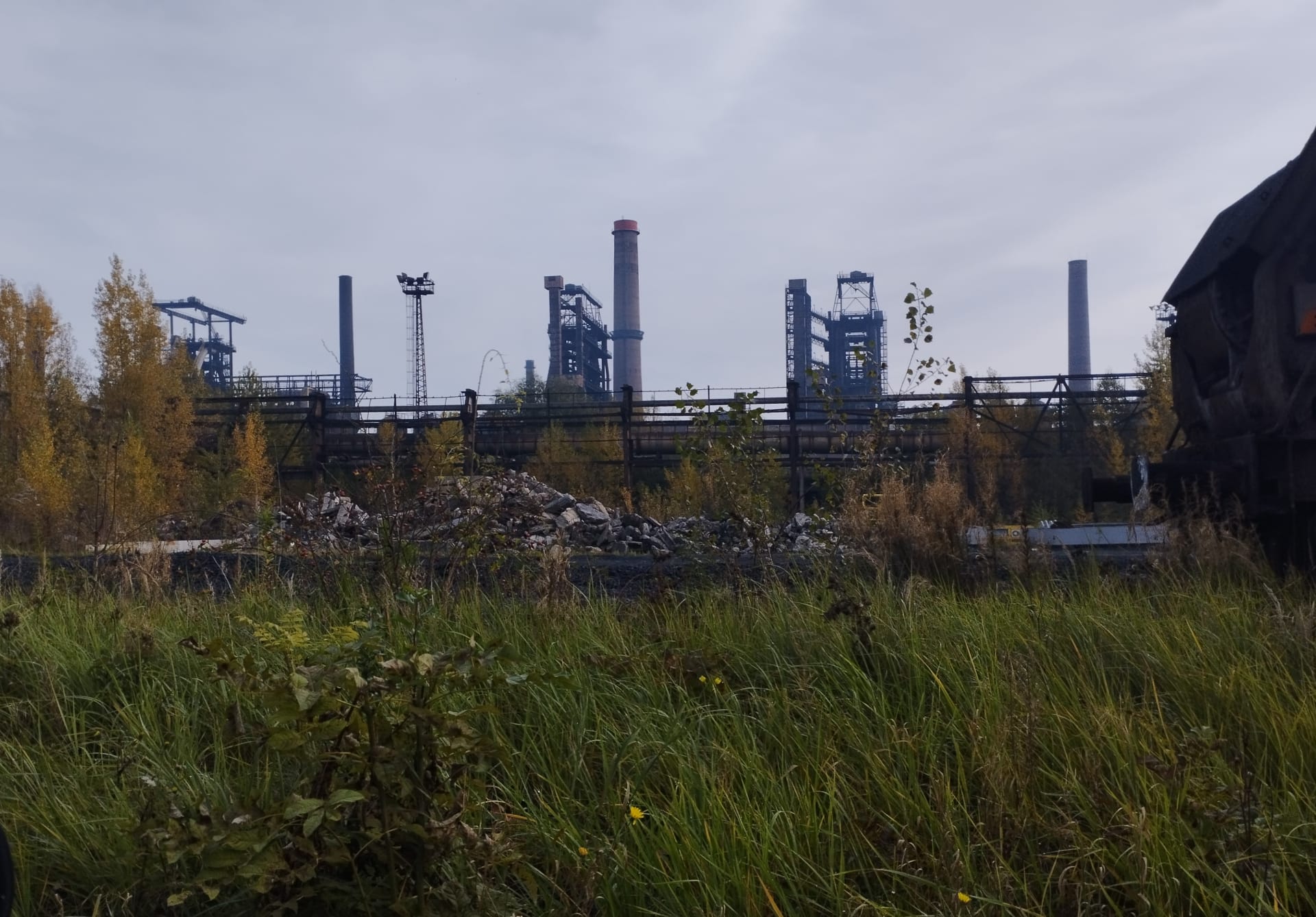 Ocelárny Liberty Ostrava, většina zaměstnanců ale fabrice pořád říká Nová huť. Práci v huti má aktuálně 6 tisíc lidí. Na snímku vysoké pece, poslední z nich byla odstavena 23. října 2023.