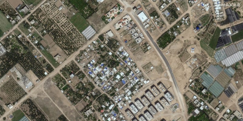 Porovnání stavu čtvrti Atatra v Bajt Lahíje z 10. května a 21. října