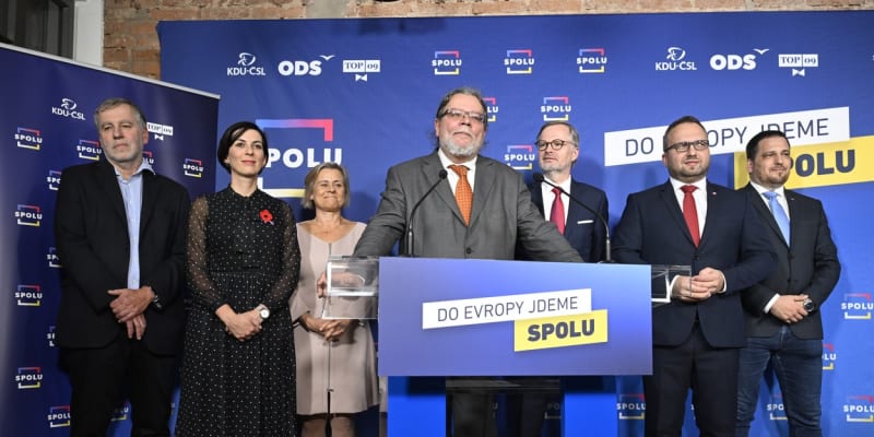 Strany ODS, TOP 09 a KDU-ČSL oznámily, že do evropských voleb půjdou společně.