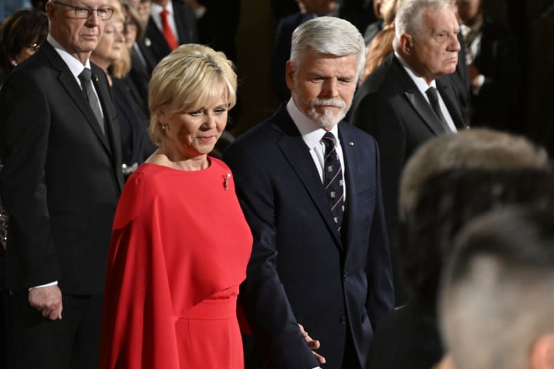 Prezident Petr Pavel a jeho manželka Eva při letošním předávání státních vyznamenání