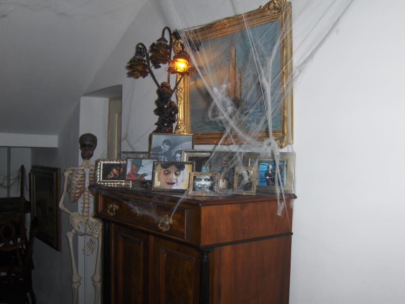 Osmany Laffita na Halloween proměnil svůj dům ve strašidelný hrad