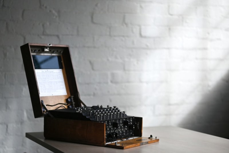 Slavný šifrovací přístroj Enigma