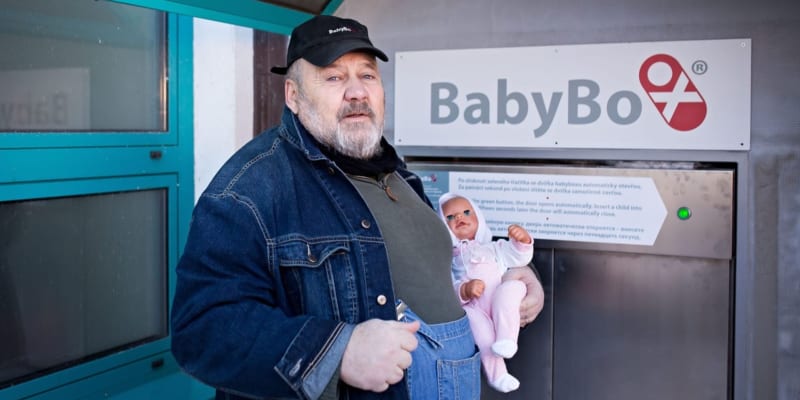 Ludvík Hess je zakladatelem babyboxů.