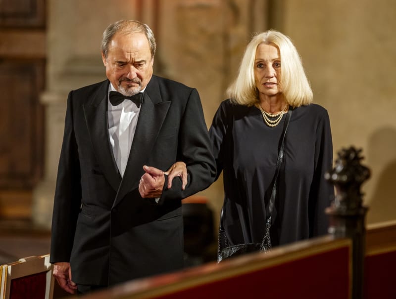 Olga Sommerová s hercem Viktorem Preissem během udílení státních vyznamenání