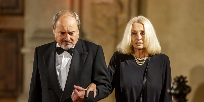 Olga Sommerová s hercem Viktorem Preissem během udílení státních vyznamenání 