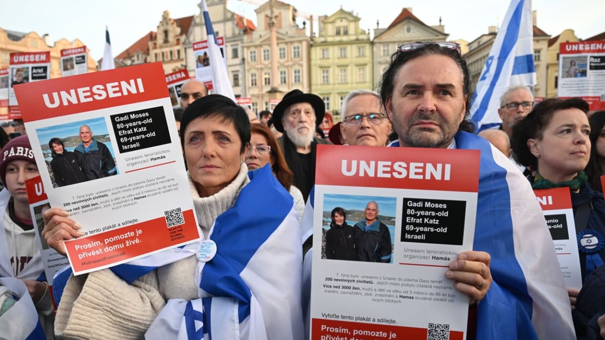 Shromáždění na podporu Izraele na Staroměstském náměstí v Praze 