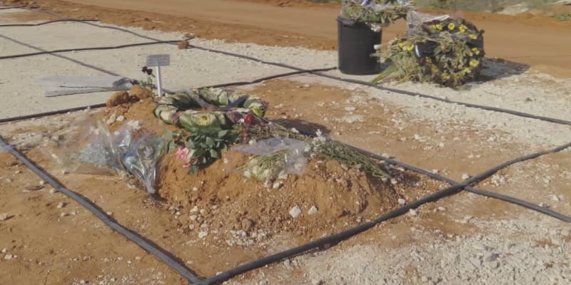 V Izraeli vznikají provizorní hřbitovy pro oběti útoku Hamásu.
