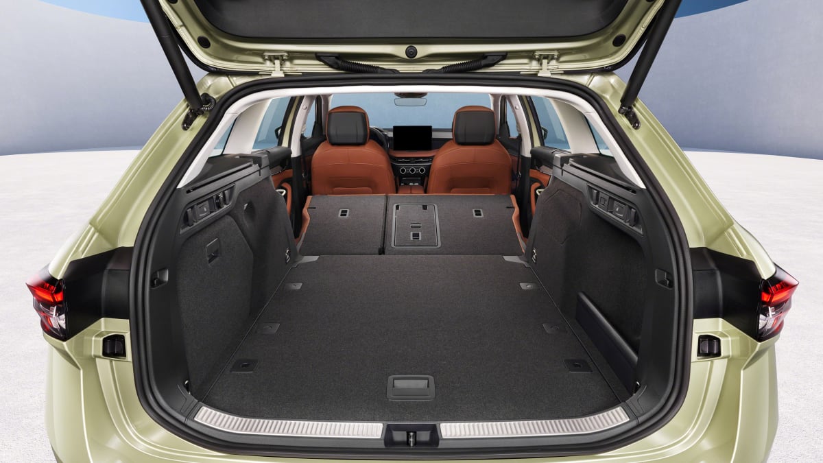 Celkový objem zavazadlového prostoru verze kombi se sklopenými zadními sedadly činí úctyhodných 1 920 litrů.