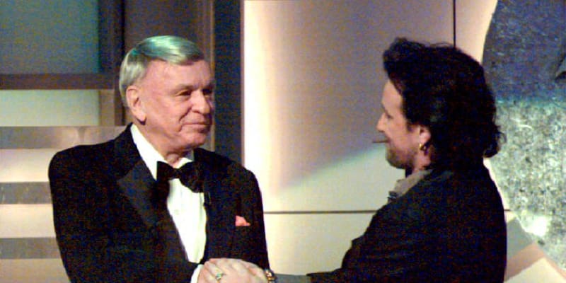 Frank Sinatra a Bono