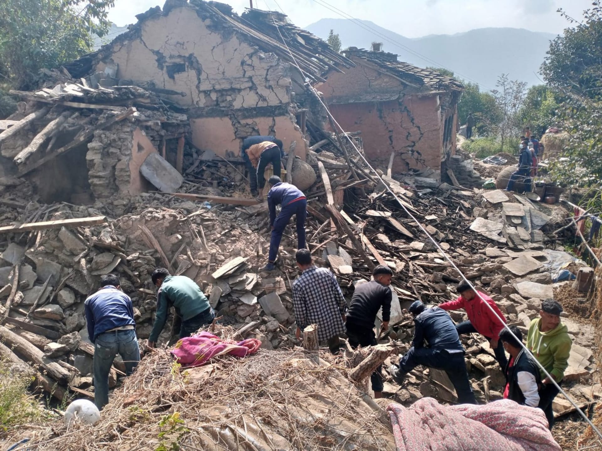 Nepál zasáhlo silné zemětřesení. 
