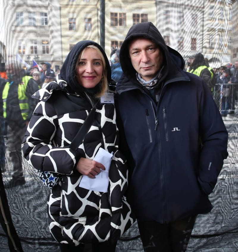 Landa s manželkou na protestní akci iniciativy Chcípl PES (2021)