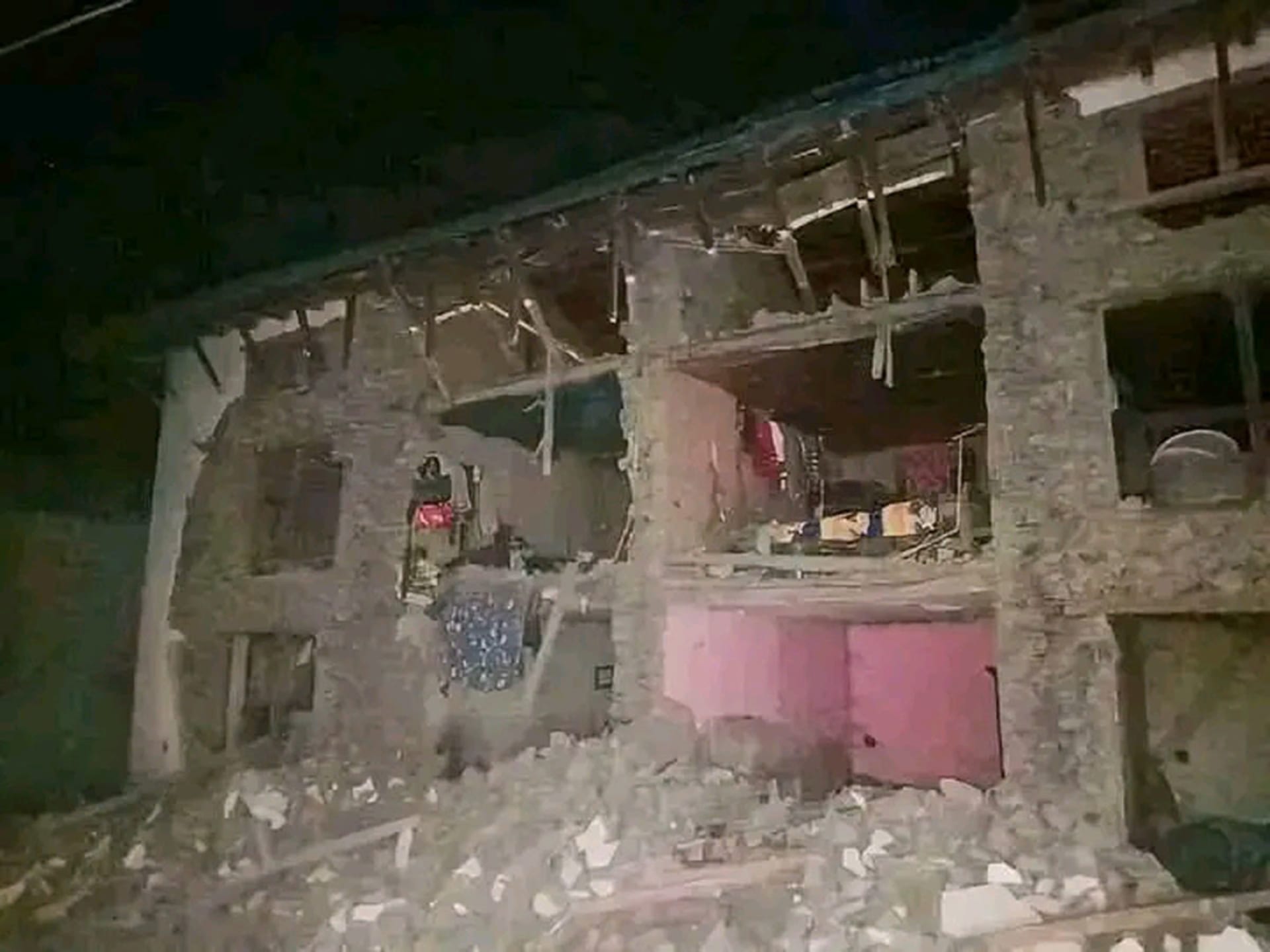 Nepál zasáhlo ničivé zemětřesení. Počet obětí stále roste.