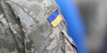 Ukrajinští hrdinové si přišli pro vyznamenání, přiletěla ruská střela a desítky jich zabila