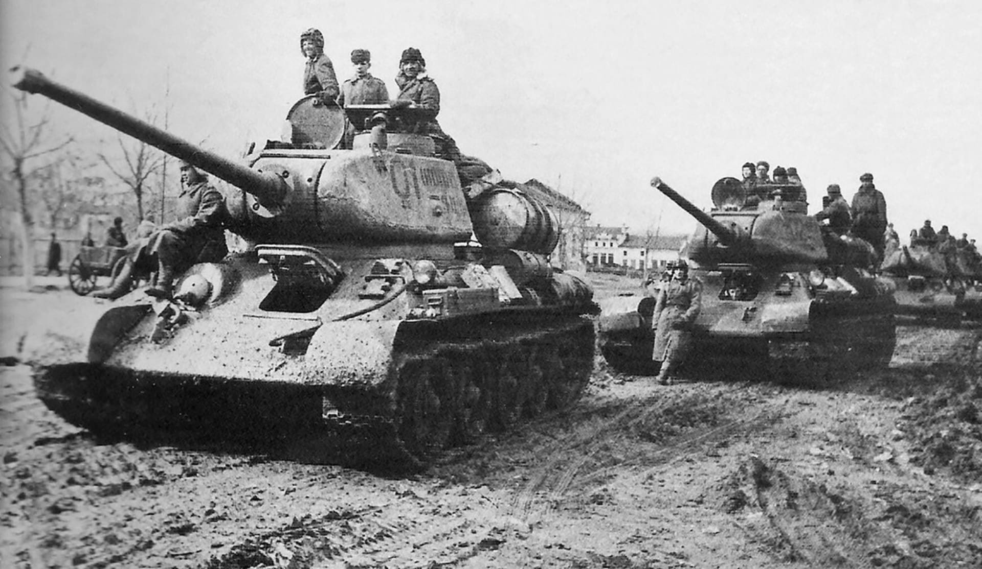 Kolona tanků T-34/85, zima 1943-44