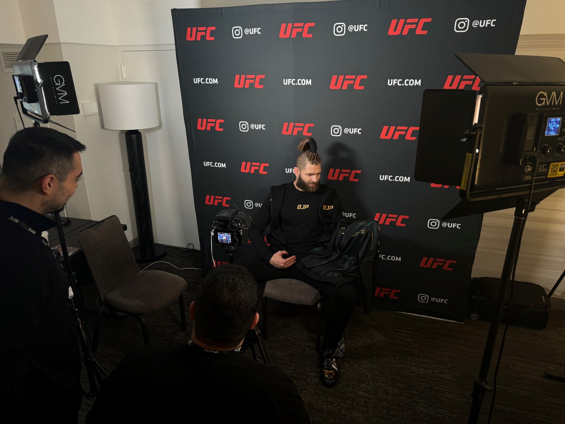 Jiří Procházka plní povinnosti týkající se turnaje UFC 295
