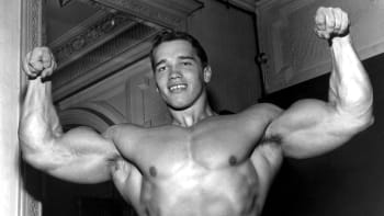 Nemanželský syn Schwarzeneggera se potatil. Ukázal svaly stejně jako jeho otec