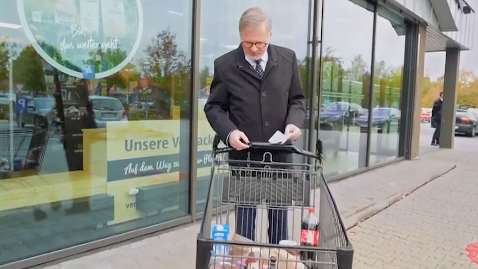 Premiér Petr Fiala porovnal nákupy v Česku a Německu