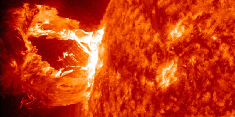 Solární erupce