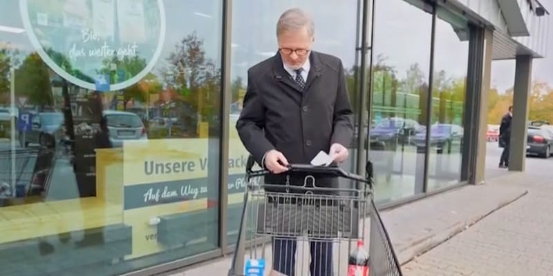 Premiér Petr Fiala porovnal nákupy v Česku a Německu