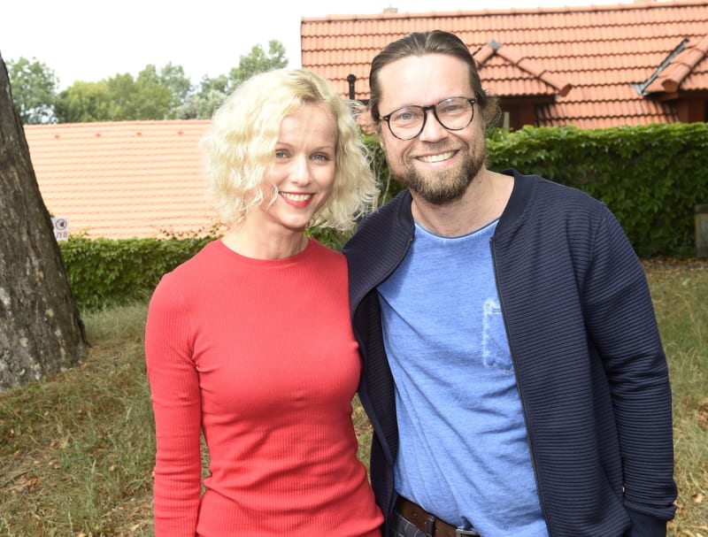 Se svou současnou ženou Karin Krajčo Babinskou si Krajčo zahrál ve filmu Gump - pes, který naučil lidi žít.
