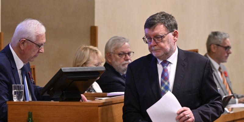 Ministr financí Zbyněk Stanjura (ODS) v Senátu