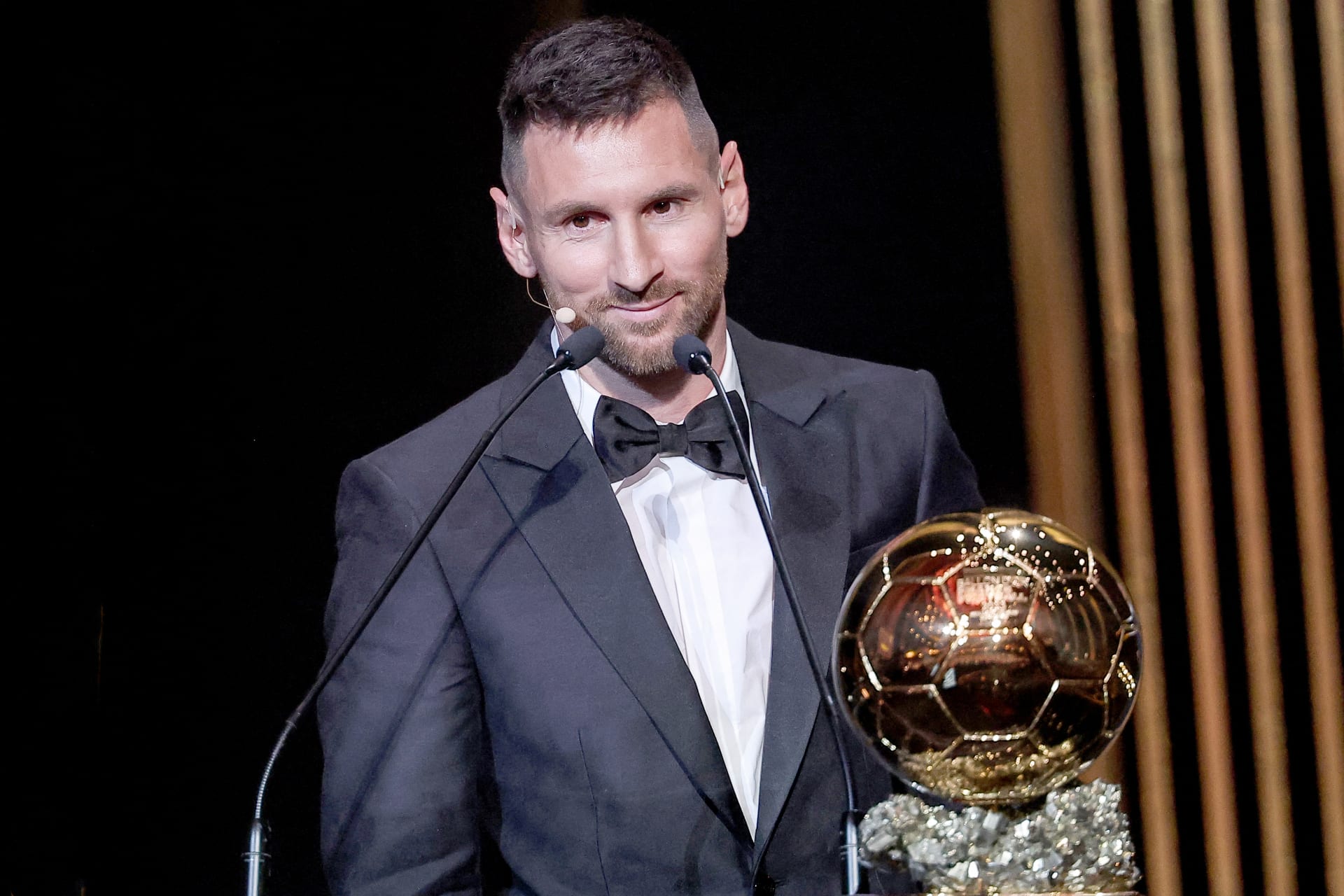 Lionel Messi letos získal svůj osmý Zlatý míč, rozhodnutí ovšem budí značné kontroverze.