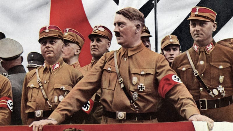 Hitlera dotáhla k moci rváčská lůza. Odvděčil se jí zradou a vraždou