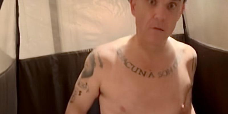 Robbie Williams v souvislosti s andropauzou ubývá na hmotnosti.