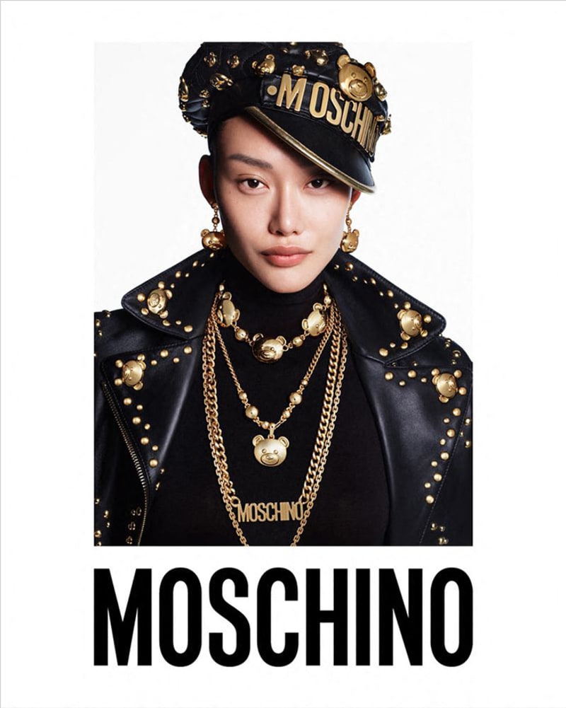 Moschino je luxusní italská módní značka.