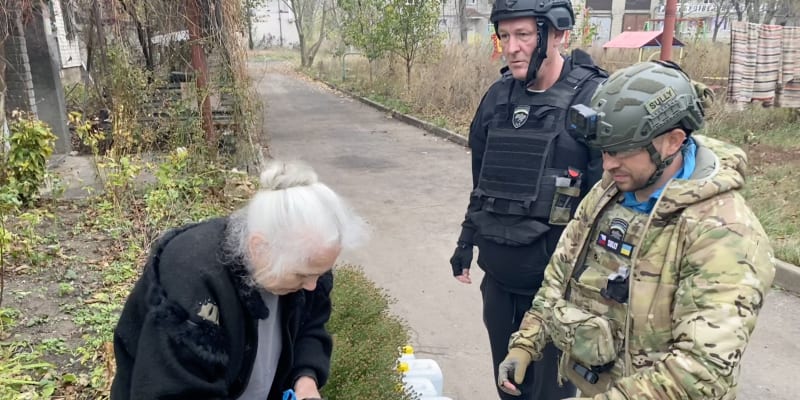 Střípky z české humanitární výpravy do téměř zničené ukrajinské Avdjivky pod taktovkou Team 4 Ukraine