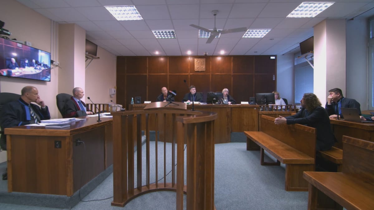 Pražský soud uložil pedofilnímu sbormistrovi čtyřletý trest za zneužití 16 chlapců (ilustrační foto).