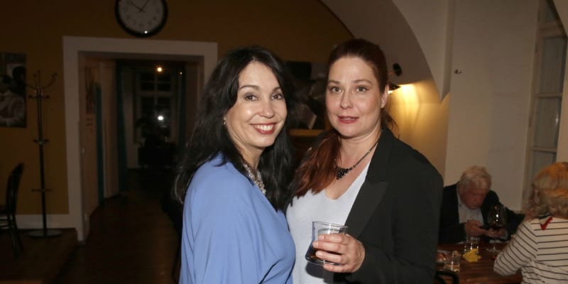 Klára s hereckou kolegyní Nelou Boudovou. 