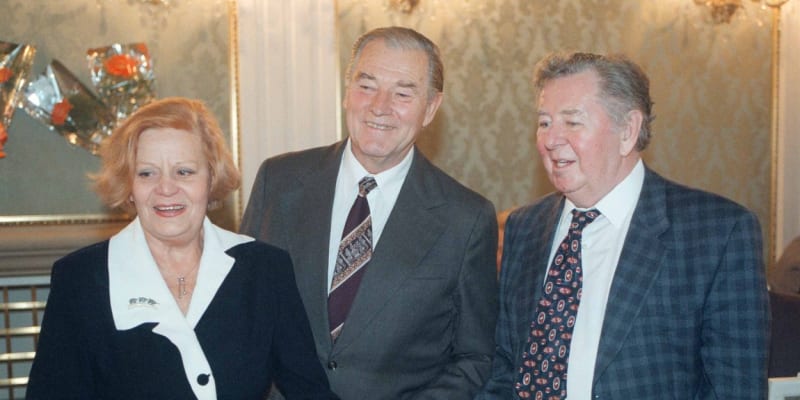 Jiří Vala s hereckými kolegy Ninou Jiránkovou a Bohuslavem Švarcem. 