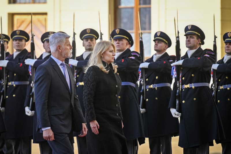 Pavel přivítal na Pražském hradě slovenskou prezidentku Čaputovou.