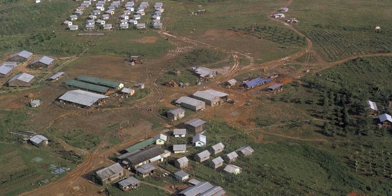 Městečko Jonestown, kde měla být vybudována utopická, rovná společnost