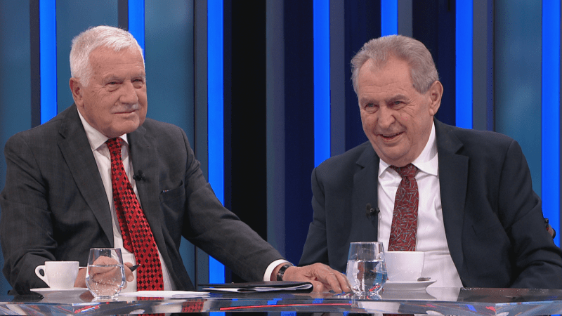 Bývalí prezidenti Václav Klaus (vlevo) a Miloš Zeman v exkluzivní debatě na CNN Prima NEWS