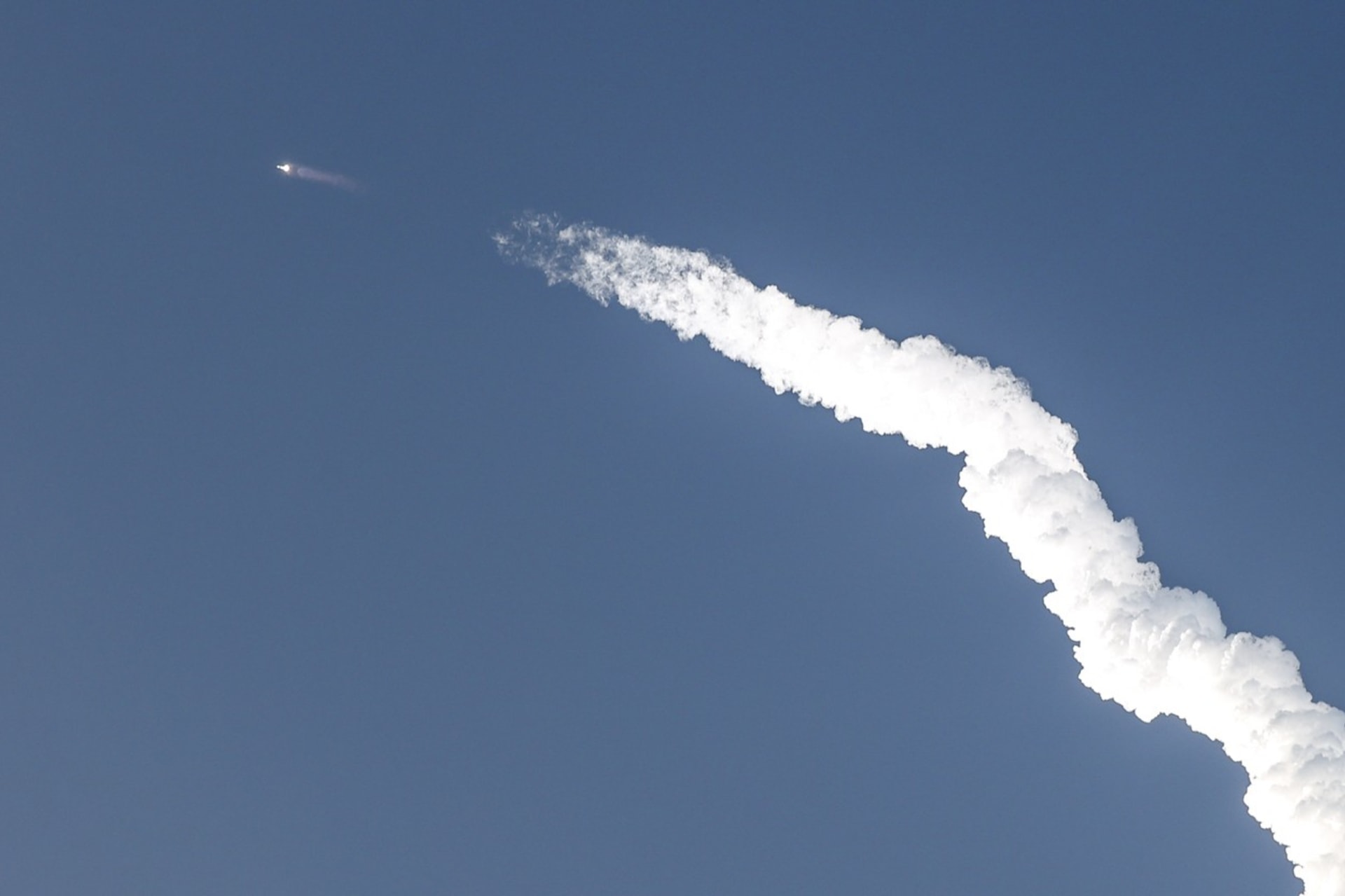 Muskova raketa se nakonec setkala s dalším neúspěchem (18. 11. 2023).