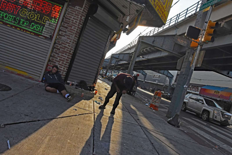 Filadelfie se potýká s drogovou krizí. Ulice města zaplavili uživatelé smrtícího fentanylu