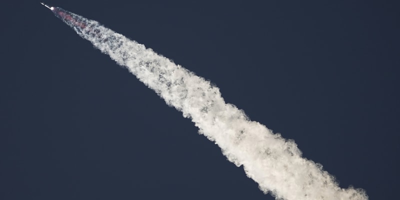 Start kosmického dopravního systému Starship společnosti SpaceX proběhl úspěšně (18. 11. 2023).